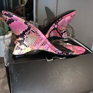 Women’s printed heel